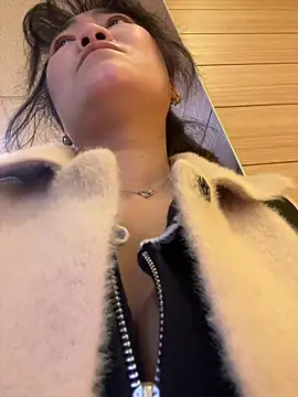 Molly-xiao online show from February 28, 2026, 7:53 am