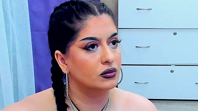 NayaNoirX online show from March 29, 2026, 1:33 pm