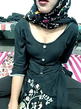 Snapshot of Yours-Zeenat chatting on December 23, 2025, 7:17 am Yours-Zeenat online show from December 23, 2025, 7:17 am