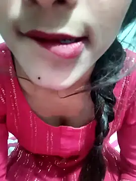 Snapshot of Yours-Zeenat chatting on January 13, 2026, 5:24 am Yours-Zeenat online show from January 13, 2026, 5:24 am