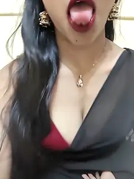 Snapshot of Yours-Zeenat chatting on May 6, 2026, 7:30 pm Yours-Zeenat online show from May 6, 2026, 7:30 pm