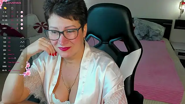 JennyMons online show from July 11, 2026, 7:55 am