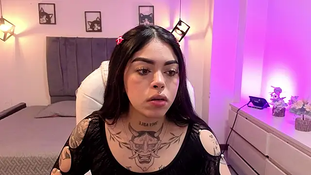 Emii Evanns online show from January 6, 2026, 11:36 am