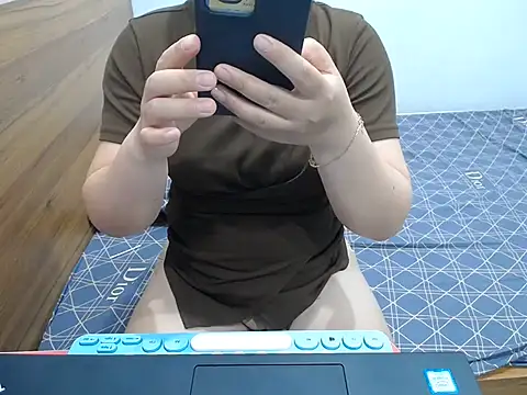 Coffee Milktea online show from June 6, 2026, 10:53 am