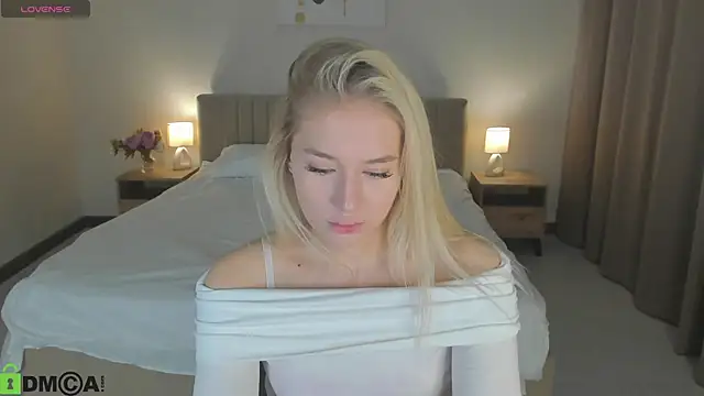 ChloeAlba online show from January 13, 2026, 3:56 am