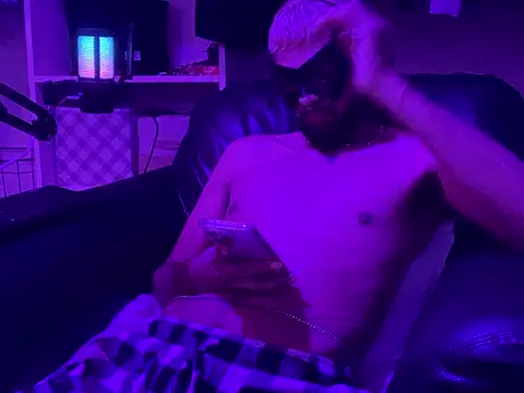 ricos2sexy online show from January 11, 2026, 3:11 am