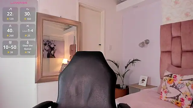 Snapshot of cloemorween chatting on January 7, 2026, 3:09 am cloemorween online show from January 7, 2026, 3:09 am