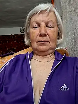 Snapshot of KlaudiaDarling chatting on April 24, 2026, 6:10 pm KlaudiaDarling online show from April 24, 2026, 6:10 pm