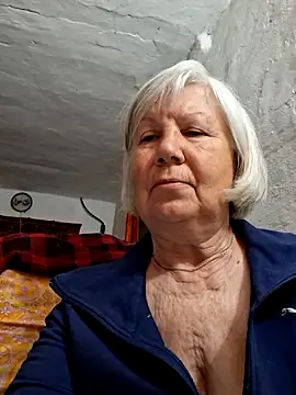 Snapshot of KlaudiaDarling chatting on May 3, 2026, 6:36 pm KlaudiaDarling online show from May 3, 2026, 6:36 pm