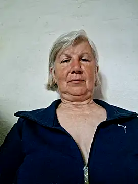 Snapshot of KlaudiaDarling chatting on May 15, 2026, 9:27 am KlaudiaDarling online show from May 15, 2026, 9:27 am