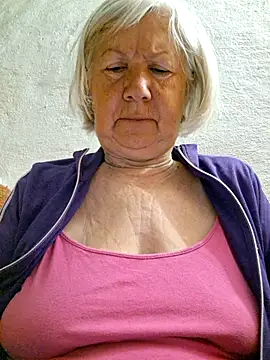 Snapshot of KlaudiaDarling chatting on June 3, 2026, 2:03 am KlaudiaDarling online show from June 3, 2026, 2:03 am