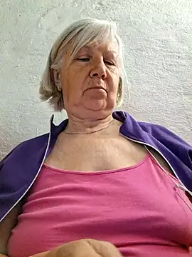 Snapshot of KlaudiaDarling chatting on June 3, 2026, 2:08 pm KlaudiaDarling online show from June 3, 2026, 2:08 pm