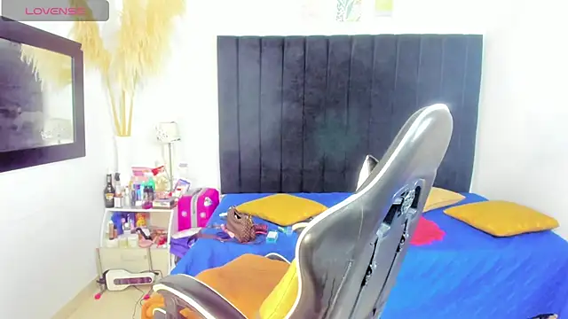 karen adamss online show from April 8, 2026, 5:07 am