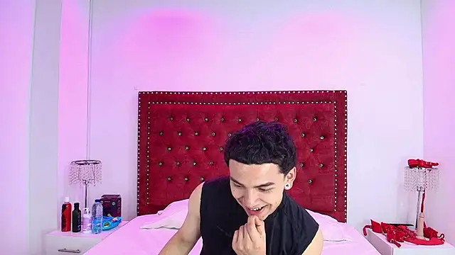 Snapshot of Jaden_and_sofia chatting on July 26, 2026, 3:14 am Jaden and sofia online show from July 26, 2026, 3:14 am
