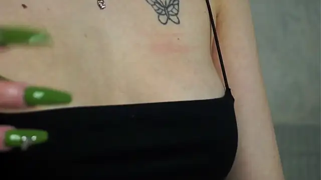 Snapshot of hexiir chatting on April 13, 2026, 6:35 pm hexiir online show from April 13, 2026, 6:35 pm