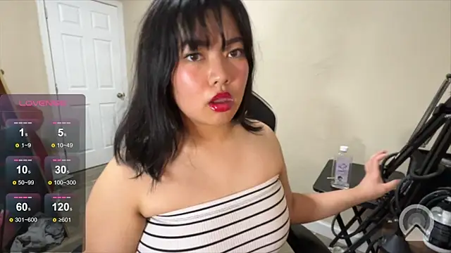 kuromixx444 online show from April 11, 2026, 4:06 am