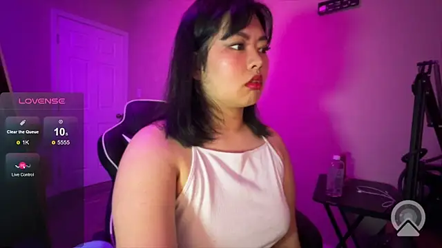 kuromixx444 online show from April 13, 2026, 5:46 am