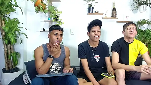 Interracial Snow Bunny online show from February 20, 2026, 9:15 pm