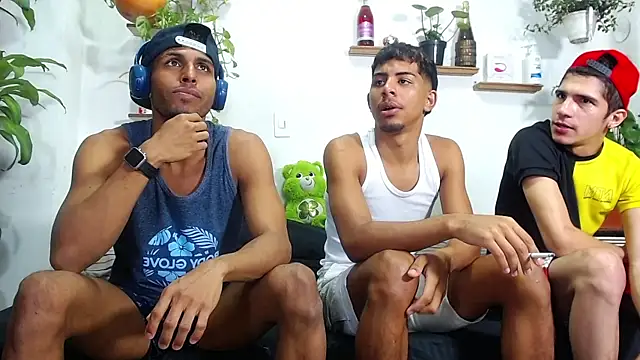 Interracial Snow Bunny online show from March 5, 2026, 11:12 pm