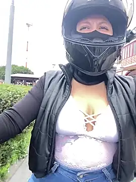 Scarlet auraa online show from February 5, 2026, 7:29 pm