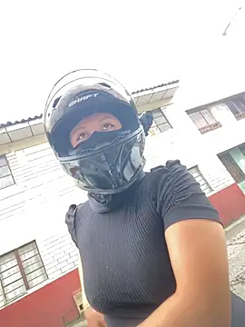 Scarlet auraa online show from March 12, 2026, 8:04 pm