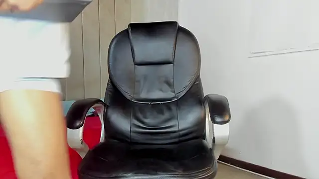 Snapshot of Liam_Mush chatting on February 19, 2026, 9:00 pm Liam Mush online show from February 19, 2026, 9:00 pm