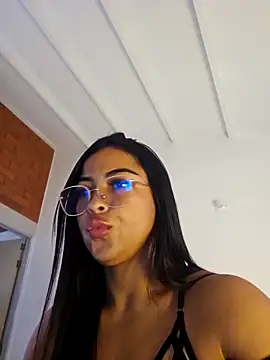 Snapshot of Daphne_Grayy chatting on February 24, 2026, 3:10 pm Daphne Grayy online show from February 24, 2026, 3:10 pm