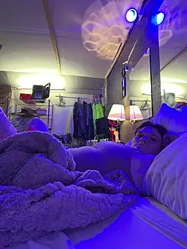 Bigbrowneyes25 online show from March 30, 2026, 1:56 pm