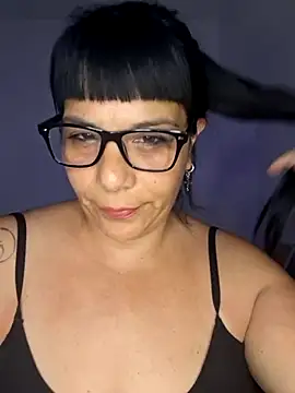 angielove1905 online show from January 14, 2026, 2:28 am