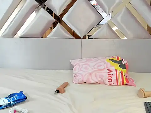 MiaKleinX online show from March 23, 2026, 10:14 pm