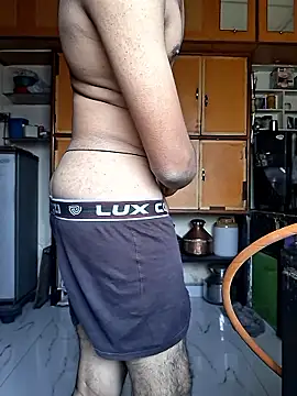 Snapshot of yourpussylover_20 chatting on January 11, 2026, 5:01 am yourpussylover 20 online show from January 11, 2026, 5:01 am