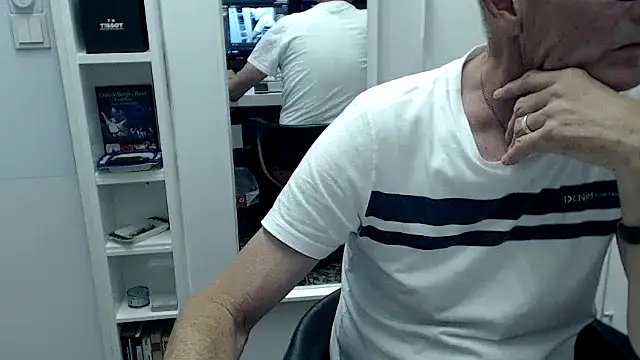 Snapshot of german_gay chatting on August 6, 2026, 9:55 am german gay online show from August 6, 2026, 9:55 am
