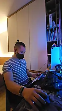 Snapshot of OnlyHand9x chatting on February 21, 2026, 5:25 pm OnlyHand9x online show from February 21, 2026, 5:25 pm