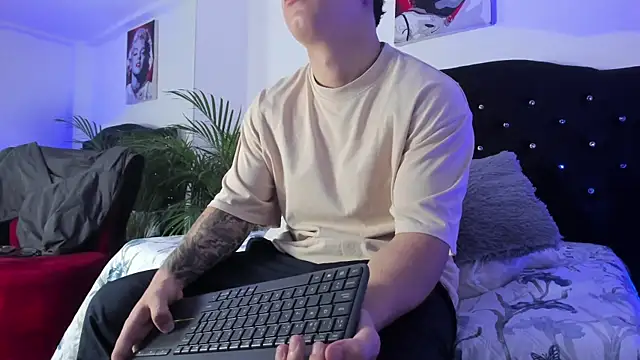 Liam saint online show from April 8, 2026, 12:16 pm