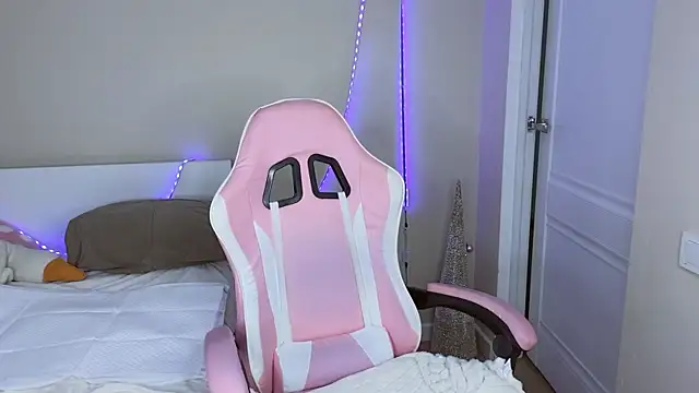 jasmilee online show from February 23, 2026, 1:19 pm