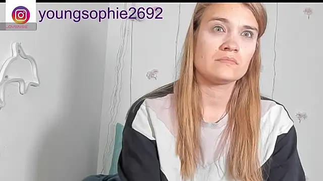 YoungSophie online show from May 15, 2026, 4:58 pm