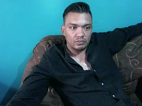 Snapshot of latinomoreno95 chatting on February 9, 2026, 10:36 pm latinomoreno95 online show from February 9, 2026, 10:36 pm