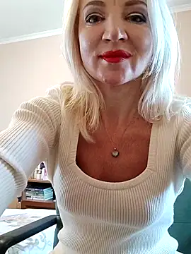 Snapshot of MiraStar984 chatting on February 1, 2026, 8:13 am MiraStar984 online show from February 1, 2026, 8:13 am