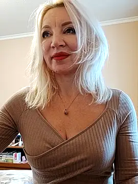 Snapshot of MiraStar984 chatting on February 21, 2026, 2:40 pm MiraStar984 online show from February 21, 2026, 2:40 pm