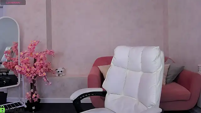 Marie Hayes online show from June 7, 2026, 1:32 am