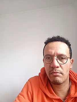 Henrytsuzuki online show from January 10, 2026, 11:45 am