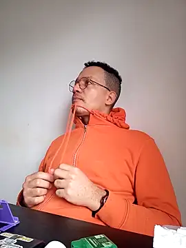 Henrytsuzuki online show from February 1, 2026, 3:21 pm