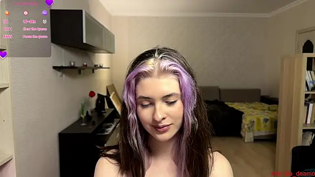 Dia DeAmas online show from April 16, 2026, 9:39 pm