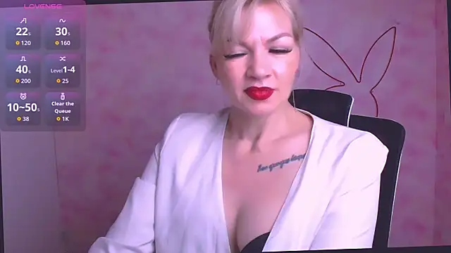 Snapshot of Madonna_Fire chatting on May 6, 2026, 12:43 pm Madonna Fire online show from May 6, 2026, 12:43 pm