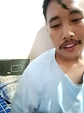 Snapshot of Reynalx chatting on January 13, 2026, 9:14 am Reynalx online show from January 13, 2026, 9:14 am