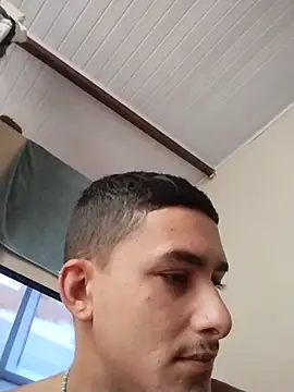 Fefe2805 online show from April 28, 2026, 2:22 pm