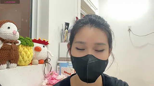 Tieu-May online show from March 28, 2026, 1:27 am