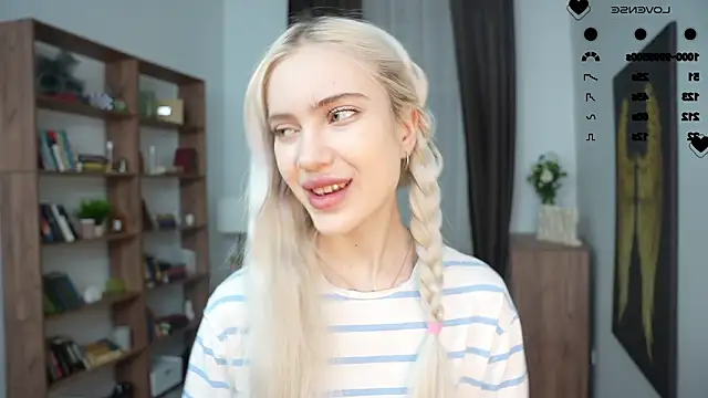 KristalCrowner online show from March 16, 2026, 7:40 pm