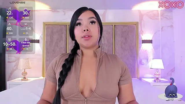 Liaevans   online show from January 5, 2026, 7:50 pm