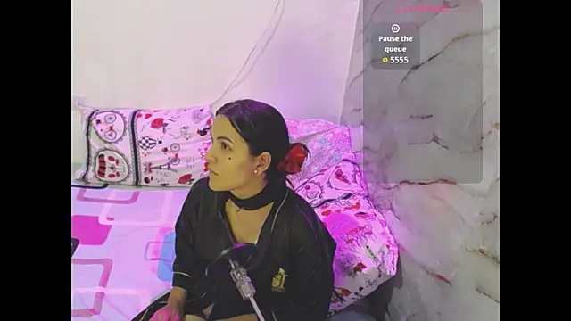 zaraluxx1 online show from January 6, 2026, 12:25 am